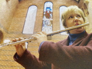 Pamela playing at Mosman Great hall - from Mosman Daily story